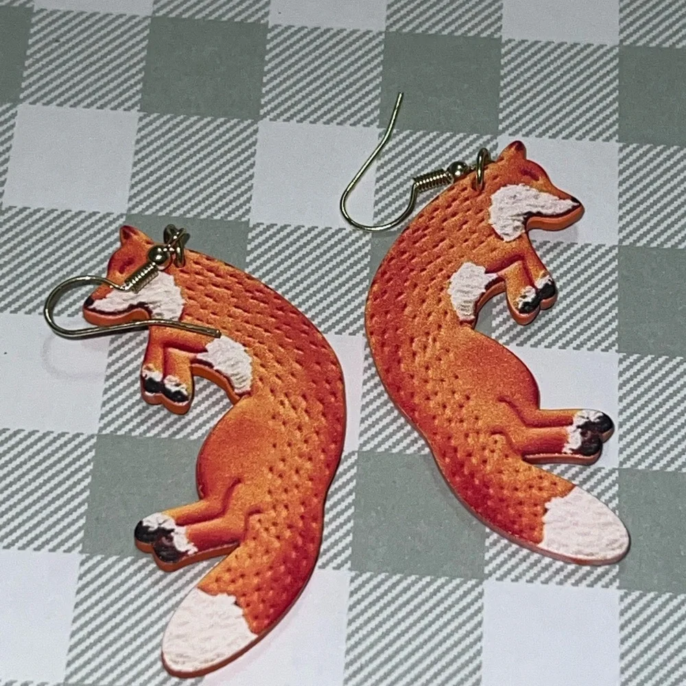 Fox Shaped Earrings in Orange and White - Picture 4 of 4
